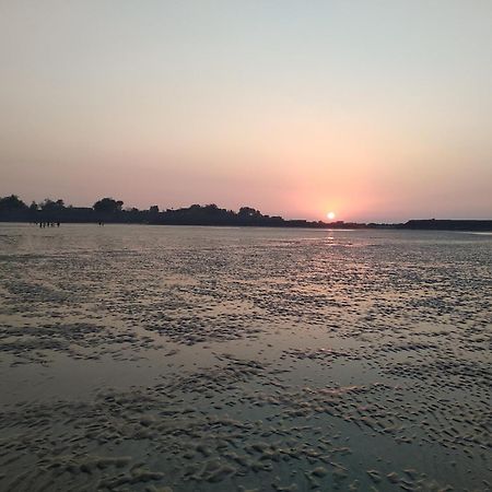Gulmohar Cottages - Home Stay In Alibag Bagian luar foto
