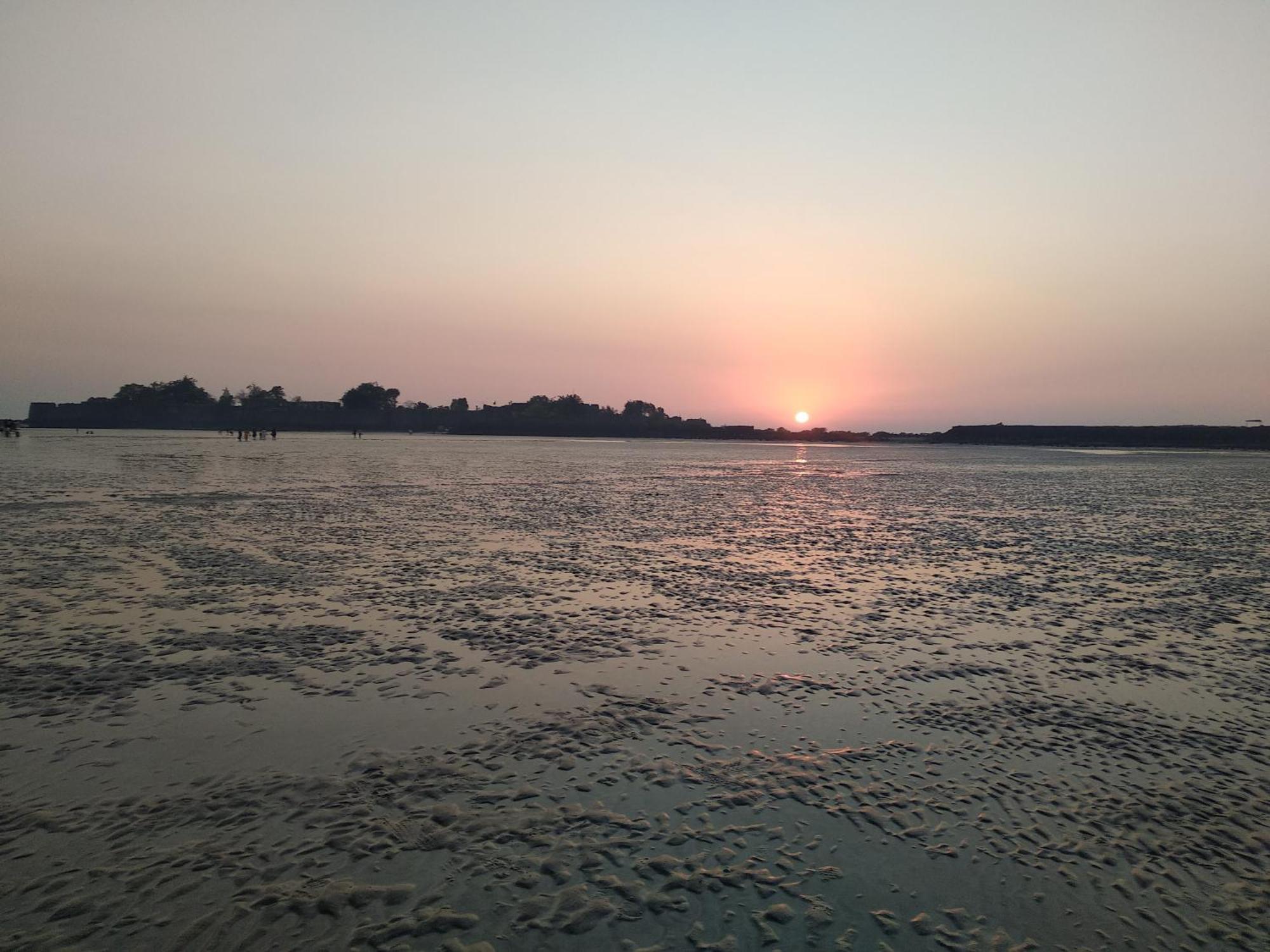 Gulmohar Cottages - Home Stay In Alibag Bagian luar foto